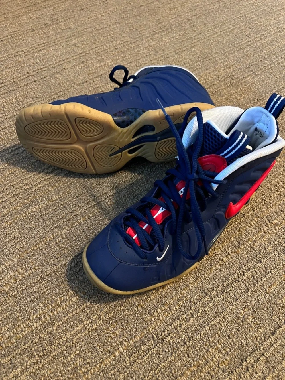 Boy’s Foamposite in Excellent Condition